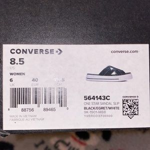 Brand New in box One Star Sandal Slip